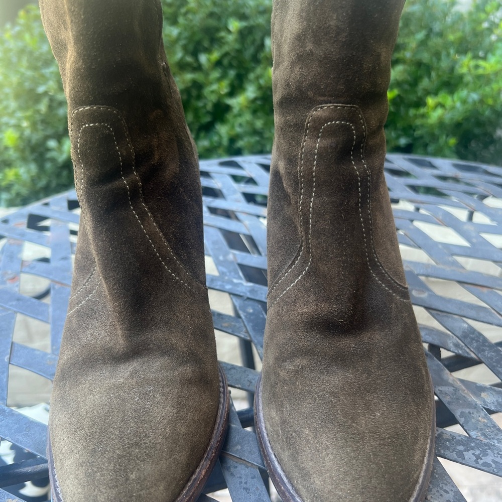 Aquatalia womens brownish Suede Boots size 7.5 ankle booties made in Italy comfy